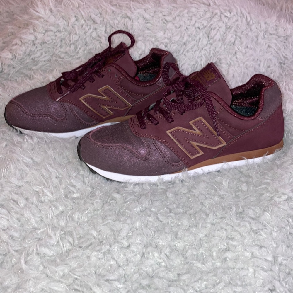 New Balance cranberry/maroon 373 sneakers